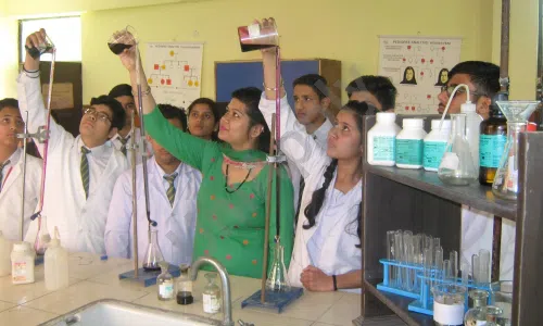 Aaryan International School, Om Vihar, Uttam Nagar, Delhi Science Lab