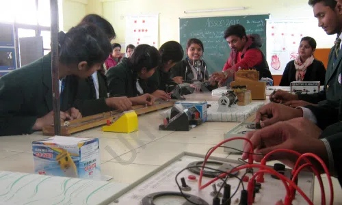 Aaryan International School, Om Vihar, Uttam Nagar, Delhi Science Lab 1