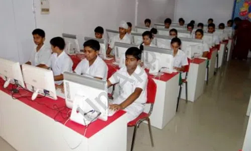 Bhatnagar International School, Bhera Enclave, Paschim Vihar, Delhi Computer Lab