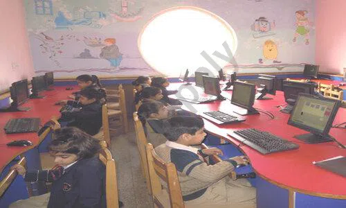 K.R. Mangalam World School, Paschim Vihar, Delhi Computer Lab