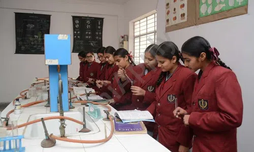 Guru Amar Das Public School, Tilak Nagar, Delhi Science Lab