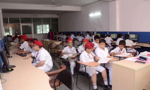 Guru Nanak Public School, Punjabi Bagh, Delhi Computer Lab