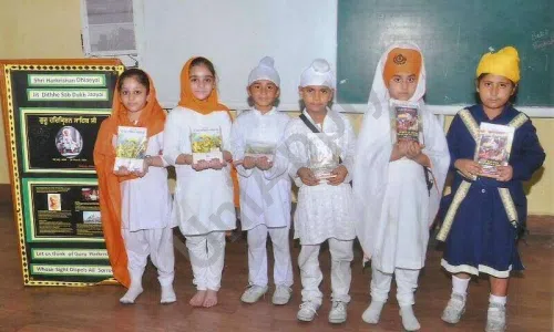 Guru Tegh Bahadur 3rd Centenary Public School, Mansarover Garden, Delhi Classroom