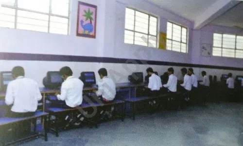 Holy International Senior Secondary School, Om Vihar, Uttam Nagar, Delhi Computer Lab