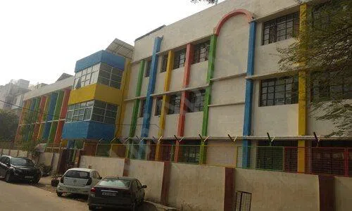 Shri Sanatan Dharam Saraswati Bal Mandir School, Punjabi Bagh, Delhi School Building 1