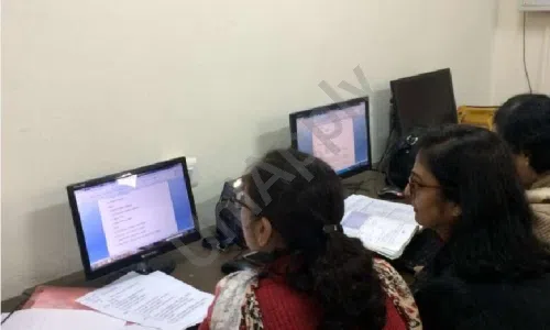 Jhabban Lal DAV Public School, Paschim Vihar, Delhi Computer Lab