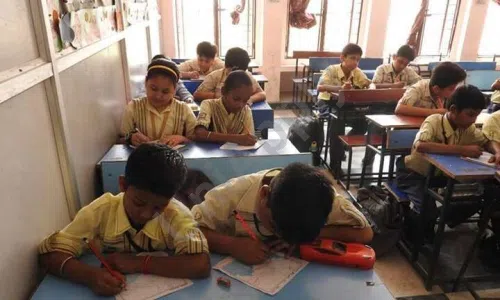 Kamal Public Senior Secondary School, Vikaspuri, Delhi Classroom