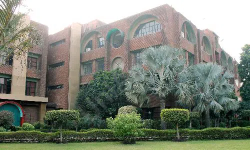 St. Mark's World School, Meera Bagh, Paschim Vihar, Delhi School Building