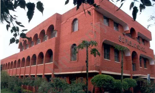 S.D. Public School, Kirti Nagar, Delhi School Building