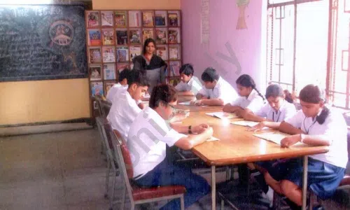 S.D. Public School, Kirti Nagar, Delhi Library/Reading Room