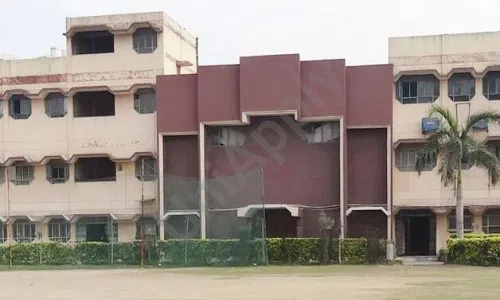 S.M. Arya Public School, Punjabi Bagh, Delhi School Building