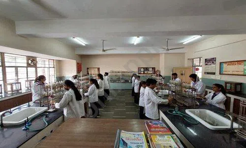 S.D. Public School, Punjabi Bagh, Delhi Science Lab
