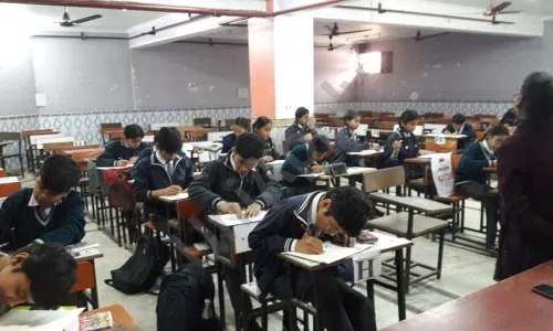 Shiv Modern Senior Secondary School, Paschim Vihar, Delhi Classroom