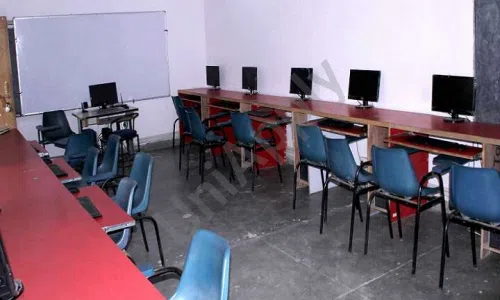 Shivani Public Senior Secondary School, Nangloi, Delhi Computer Lab