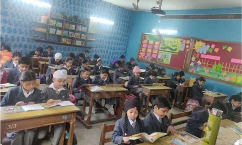 St. Mark's Senior Secondary Public School, Meera Bagh, Paschim Vihar, Delhi Classroom
