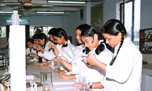 St. Mark's Senior Secondary Public School, Janakpuri, Delhi Science Lab