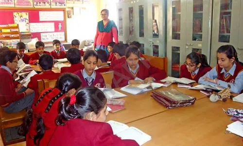 The Adarsh School, Kirti Nagar, Delhi Library/Reading Room