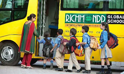 Richmondd Global School, Mianwali Nagar, Paschim Vihar, Delhi Transportation
