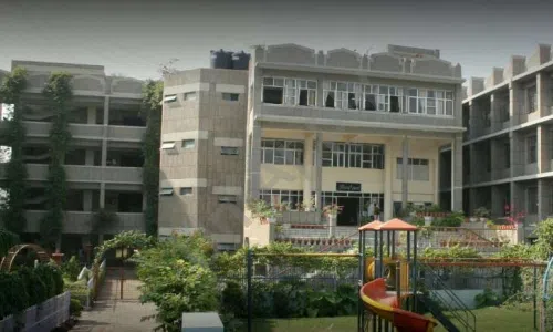 Veda Vyasa DAV Public School, Vikaspuri, Delhi School Building 4