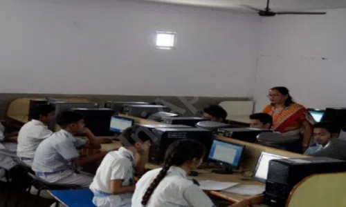 Divine Public School, Sector 9, Faridabad Computer Lab