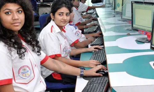 Dynasty International School, Sector 28, Faridabad Computer Lab