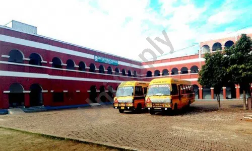 Geeta Public School, Machhgar, Ballabgarh, Faridabad School Building