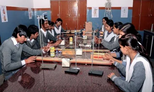 Geeta Public School, Machhgar, Ballabgarh, Faridabad Science Lab 1