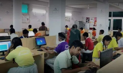 Ideal Public School, Lakkarpur, Faridabad Computer Lab