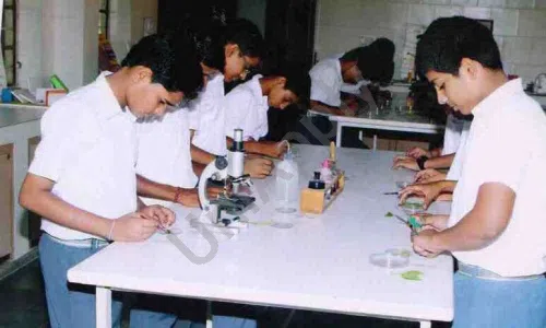 Mahadev Desai Public School, Sector 16A, Faridabad Science Lab