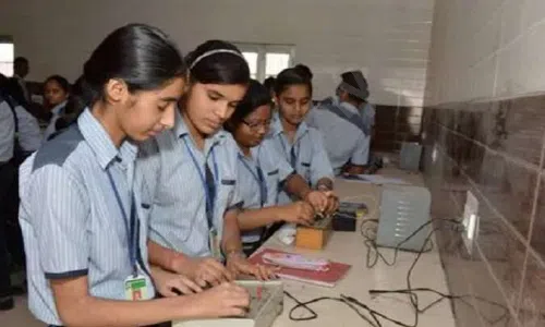Modern BP Public School, Sector 23, Faridabad Science Lab 2