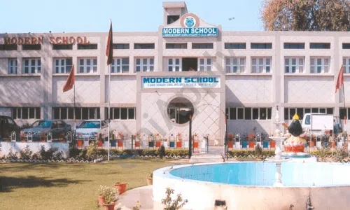 Modern School, Sector 17, Faridabad School Building