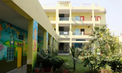 Raj Convent School, Parvatiya Colony, Faridabad School Building