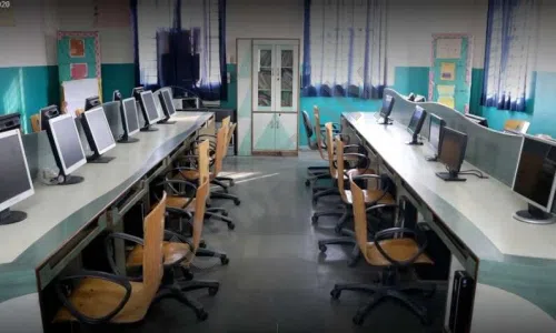 Rawal Public School, Sector 64, Ballabgarh, Faridabad Computer Lab