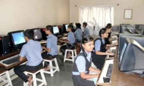 Taksh-Shila Model Senior Secondary School, Sector 3, Ballabgarh, Faridabad Computer Lab