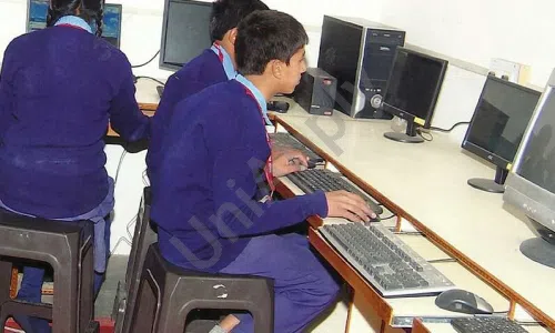 Urmila Vidya Niketan School, Sector 52, Faridabad Computer Lab