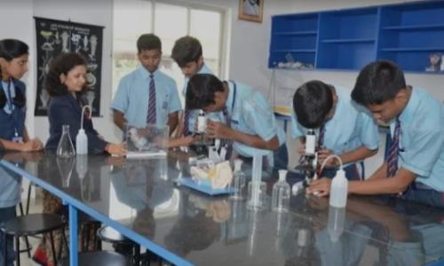 Lucky Public School, Sector 7, Gurugram 1