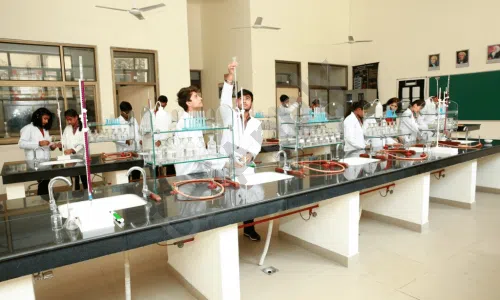 DAV Public School, Sector 49, Gurugram Science Lab 1
