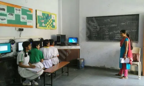 Gold Field Public School, Sector 33, Gurugram Computer Lab