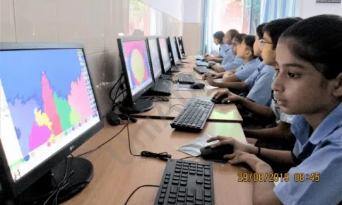 Gyan Devi Montessori School, Sector 9, Gurugram Computer Lab