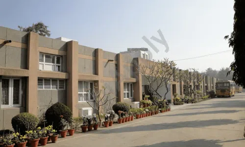 S D Adarsh Vidyalaya, Sector 47, Gurugram School Building