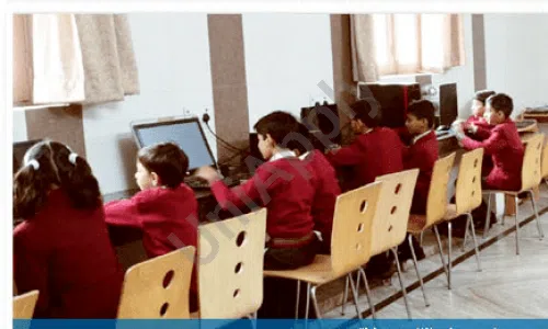 S D Memorial High School, Sector 11, Gurugram Computer Lab