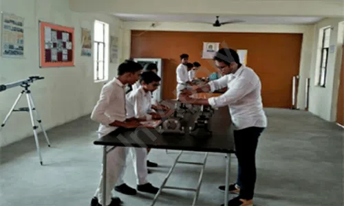 Shanti Niketan Public School, Kherla, Sohna, Gurugram Science Lab
