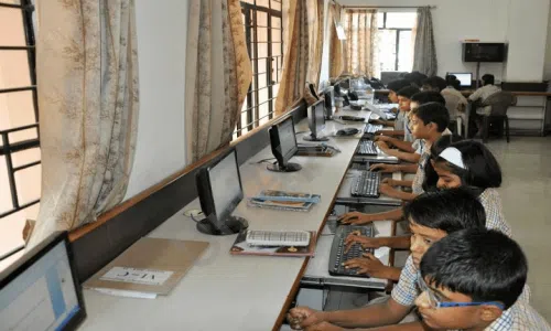 Sharda International School, Sector 10, Gurugram Computer Lab