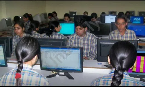 Vijaya Senior Secondary School, Mohan Nagar, Bahadurgarh Computer Lab