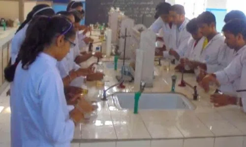 A.P. Garg Public School, Kharkhoda, Sonipat Science Lab