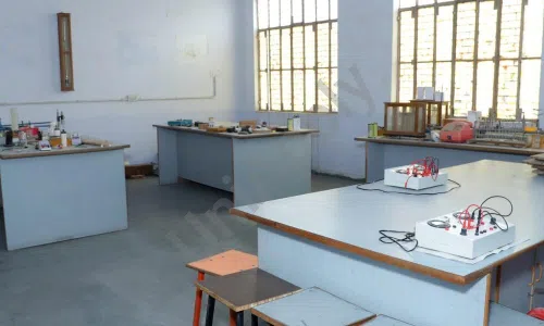 A.P. Garg Public School, Kharkhoda, Sonipat Science Lab 1