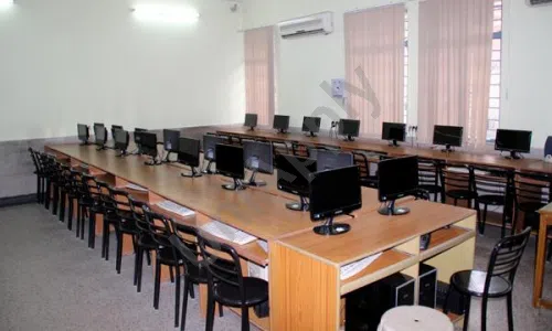Holy Child Senior Secondary School, Narender Nagar, Sonipat Computer Lab