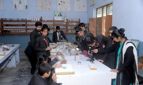 Shri Ram Modern Senior Secondary School, Old Housing Board Colony, Sonipat Science Lab