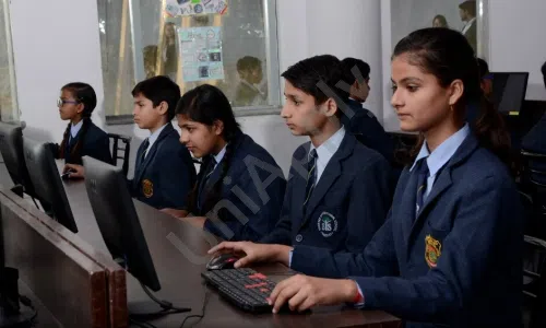 Sunrise International School, Sector 59, Sonipat Computer Lab
