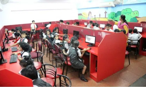 Clarence Public School, Jp Nagar, Bangalore Computer Lab